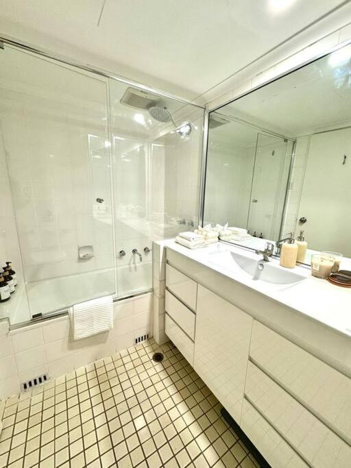 Apartment Stylish With Amazing Pool Sydney