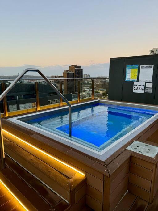 Apartment Stylish With Amazing Pool