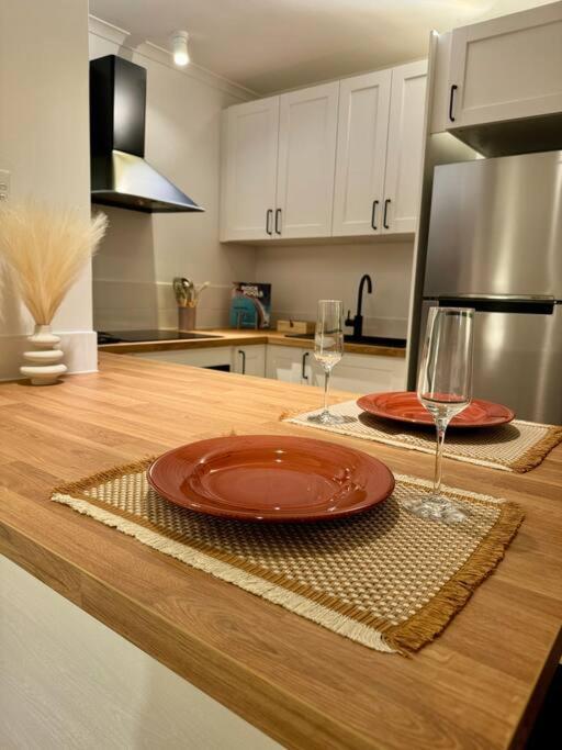 Stylish With Amazing Pool Apartment *