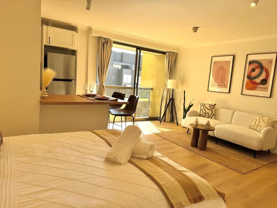 Stylish With Amazing Pool * Sydney